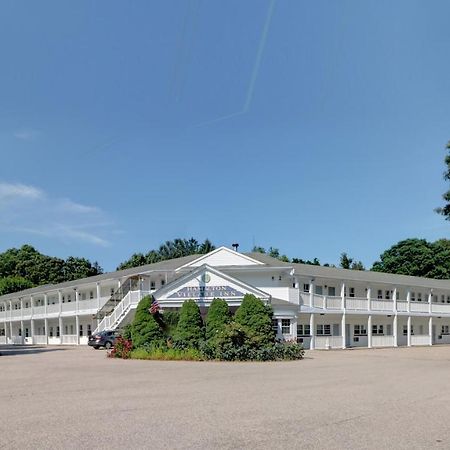 נורת' קינגסטאון Hamilton Village Inn מראה חיצוני תמונה